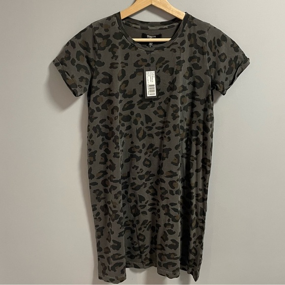 Brunette The Label - Leopard Print Boxy Tee Dress - Picture 5 of 6